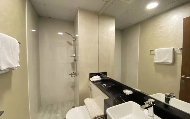 Lux BnB 2BD Canal Views Business Bay