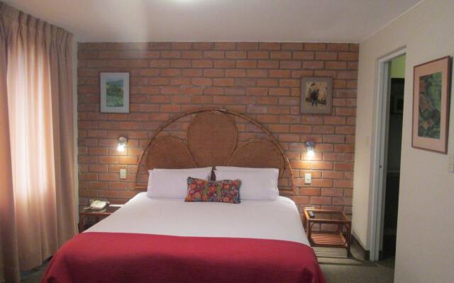 Suites Real Hotel