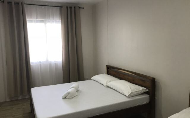 Seabreeze Beach Lodge