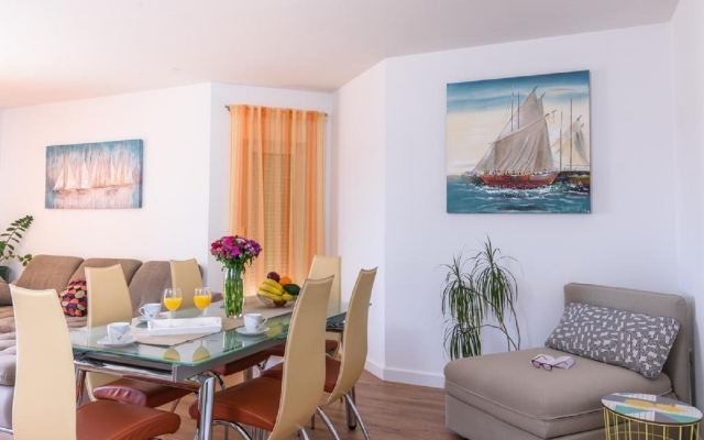 Apartment Maša - modern sea view apartment: A1 Trogir, Riviera Trogir