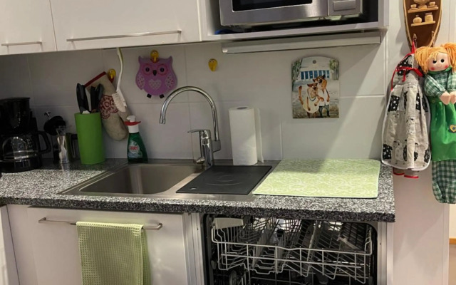 Дом у спа-центра и озера