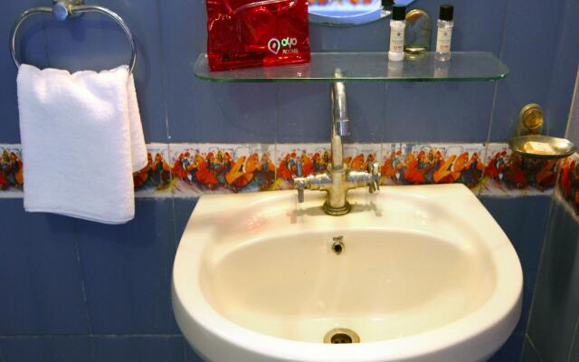 OYO 1656 Hotel Mandela House