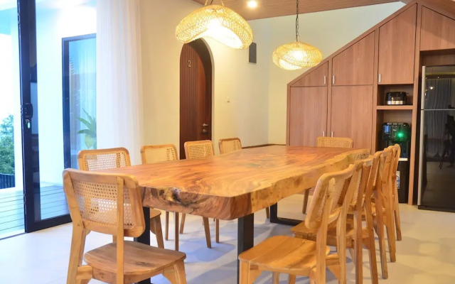 Sunset City View Villa 5 BR with a Private Heated Pool