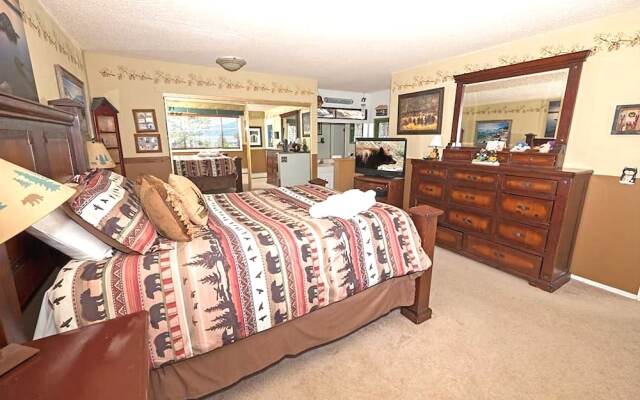 4221 Saddle Road by RedAwning