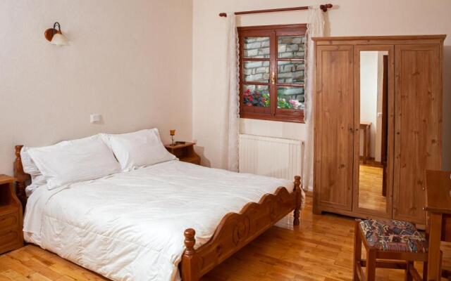 Elatos Country House