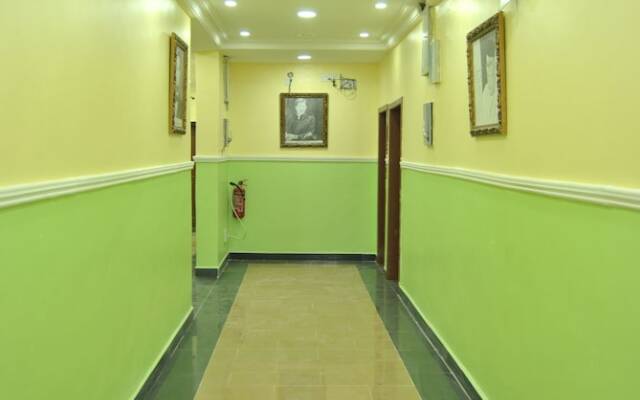 De Royal Legacy Hotel and Suites