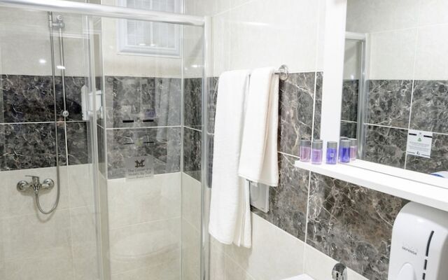 Life Otel