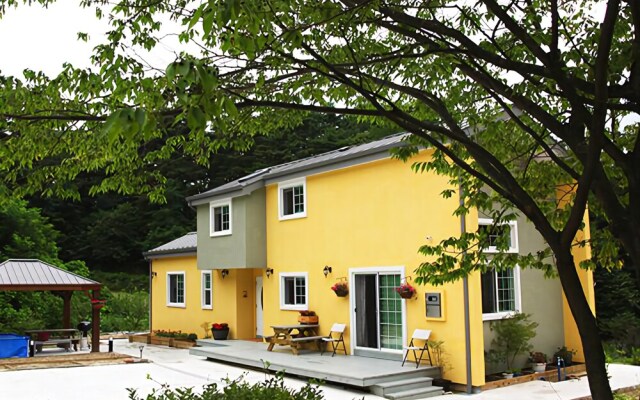 Gangreung Lime Hill Villa Pension
