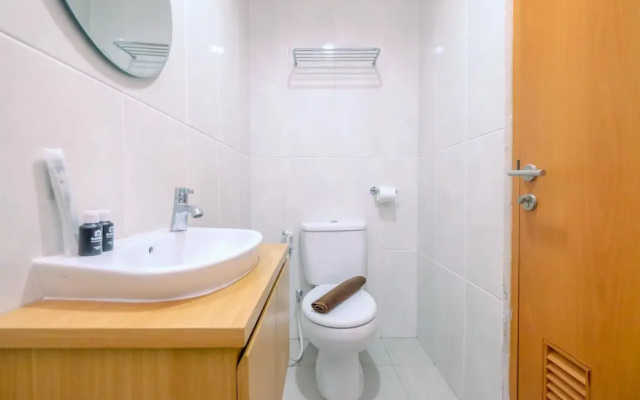 Good Choice And Strategic 2Br Without Living Room Evenciio Apartment