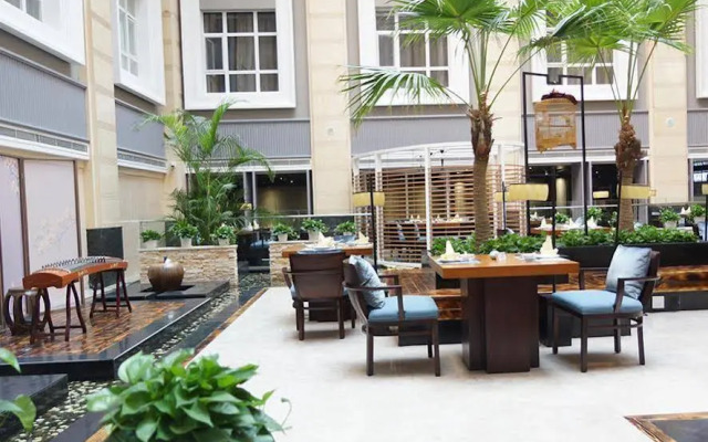 Ramada Plaza Yantai Hotel