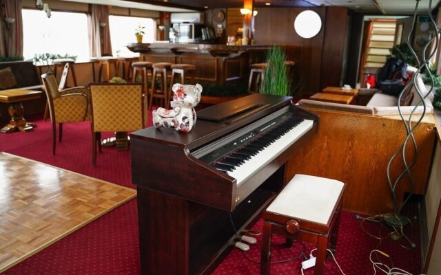 MS Diana Hotel - Cruises