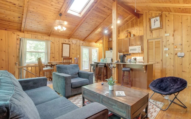 Private Hot Tub & Game Room: Cleveland Getaway