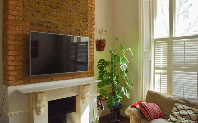 Large 2 Bedroom Apartment in Central London