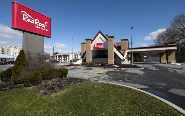 Red Roof Inn & Suites Newark - University