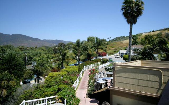 Malibu Country Inn