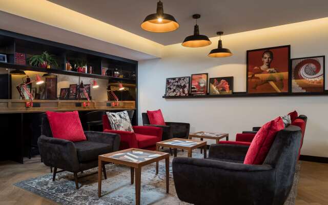 Radisson RED Hotel London Heathrow