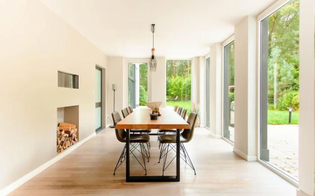 Lanaken Retreat Pool Jacuzzi and Sauna