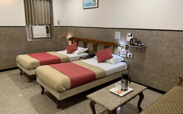 Hotel Royal Castle – Guest Rooms – Mumbai