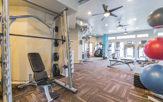 Luxury Scottsdale Suite + Pool + Gym