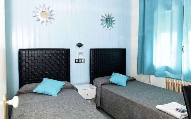 Hostal Emporda