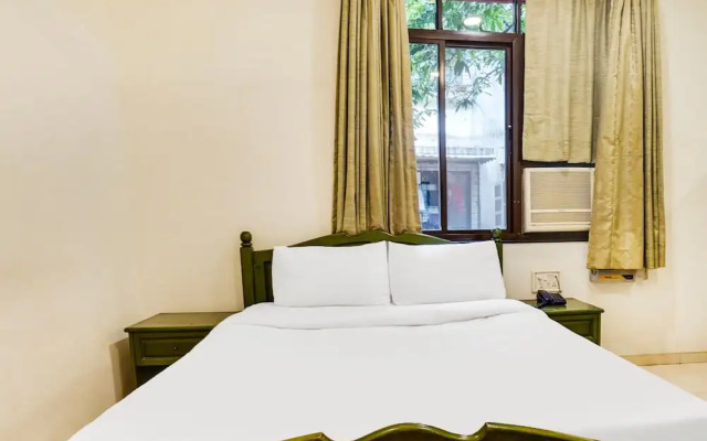Premium Stays Near Fergusson College