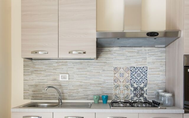 Casetta Vista Mare in Piazza a Mondello by Wonderful Italy