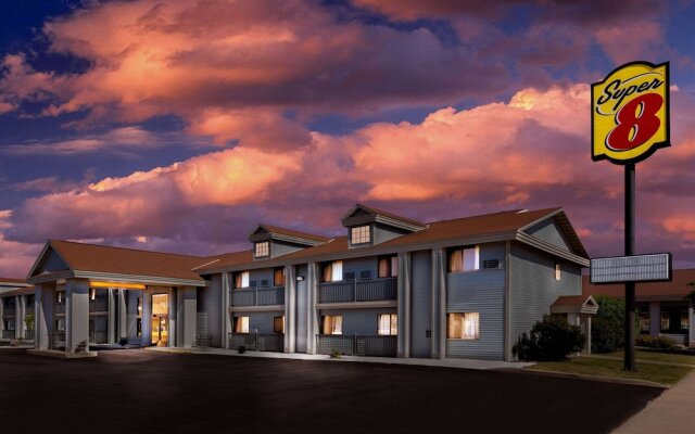 Super 8 La Crosse