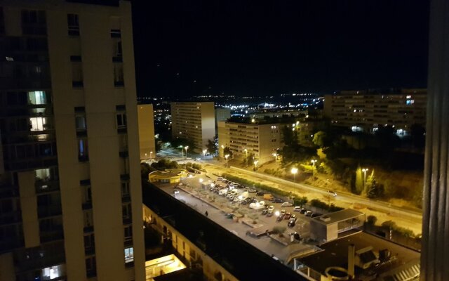 Grand T2 Confortable avec Balcon