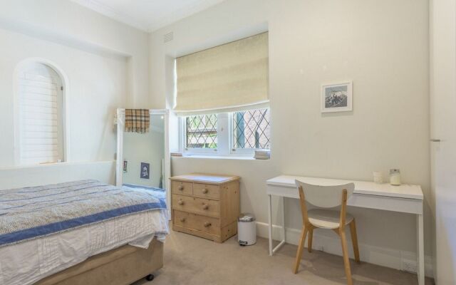 Exquisite 4 Bedroom House with Pool