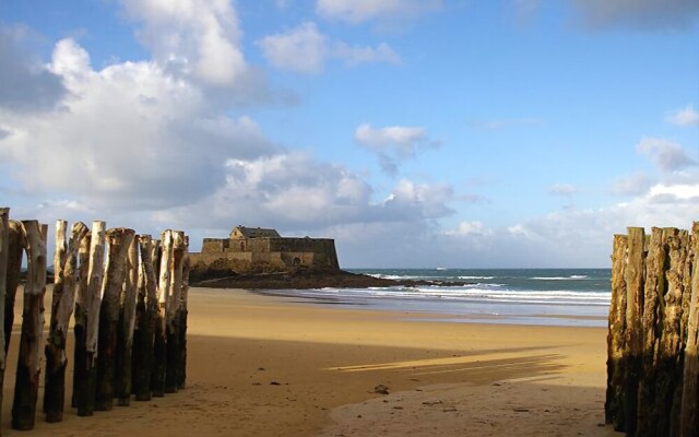 La Haute Ville au Roux