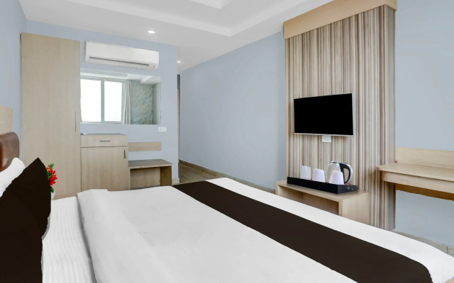 OYO 4477 City Square Hotel