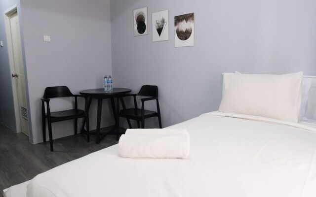 Comfy Studio Apartment At Grand Asia Afrika