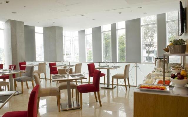 Ramada Encore Lima San Isidro