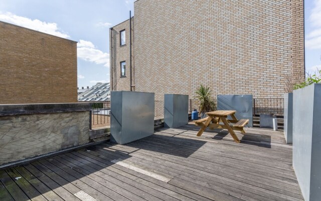 Spacious and Contemporary 3 Bedroom House