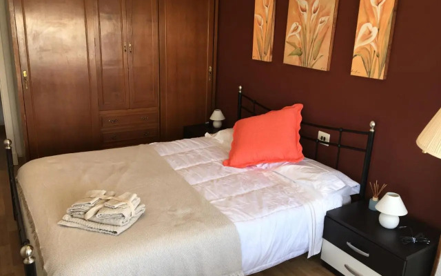 4 BEDROOMS -SENECA Center Apartment
