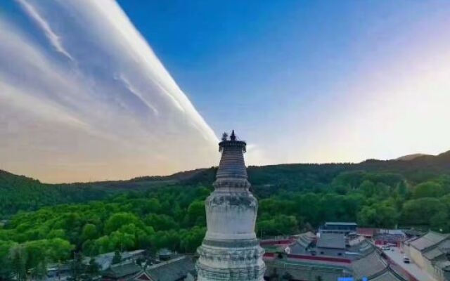 Wutaishan Huixinyuan Homestay (Zhenrongsi Branch)