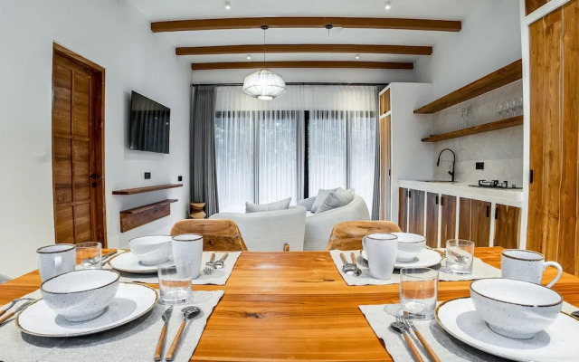 Hutan Villa by EVDEkimi Ubud - Longer Stay Extra Perks