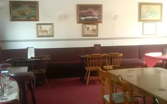 Swan Inn, Heathrow Airport