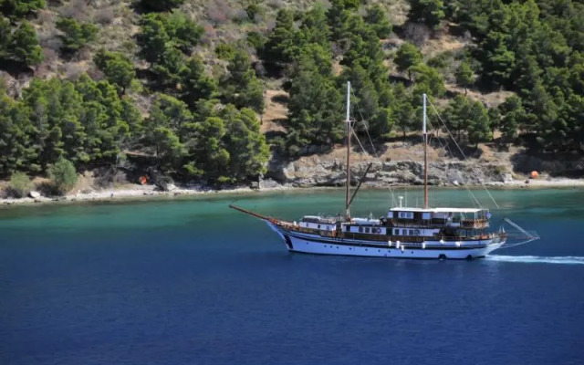 Tolo Blue Bay
