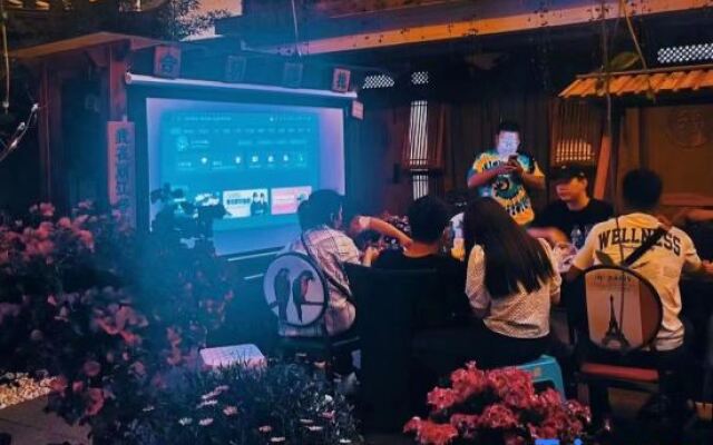 Kunweidi·Zhongshengguan Chinese Studies B&B (Lijiang Old Town Dashuiche Branch)