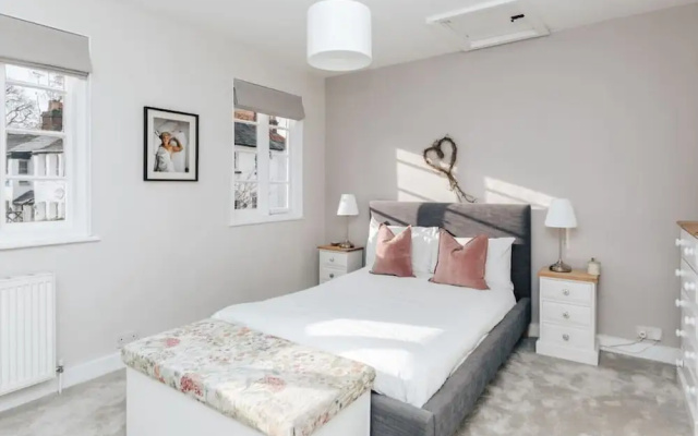 Chalk House - Pet Friendly - From 125 Per Night