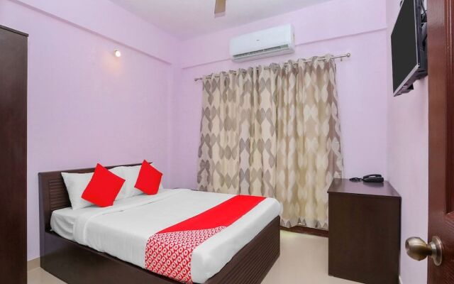 OYO 18600 Krish Lakeside Comforts