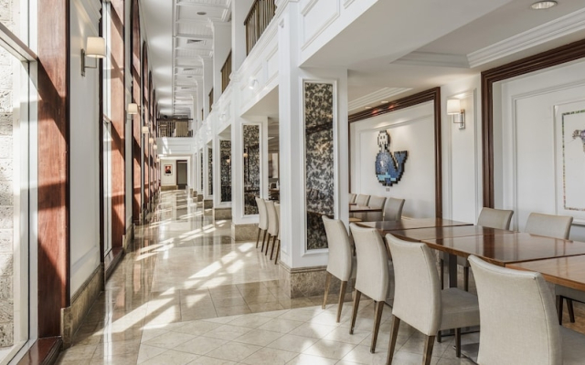 Hamilton Princess - Fairmont Gold Experience