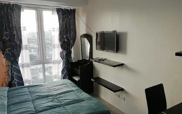 Studio Condominium - Short and Long Term Staycation