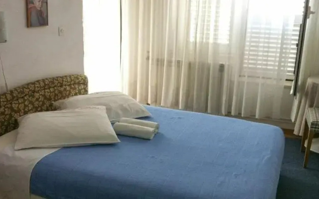 Rooms & Apartments Dolac