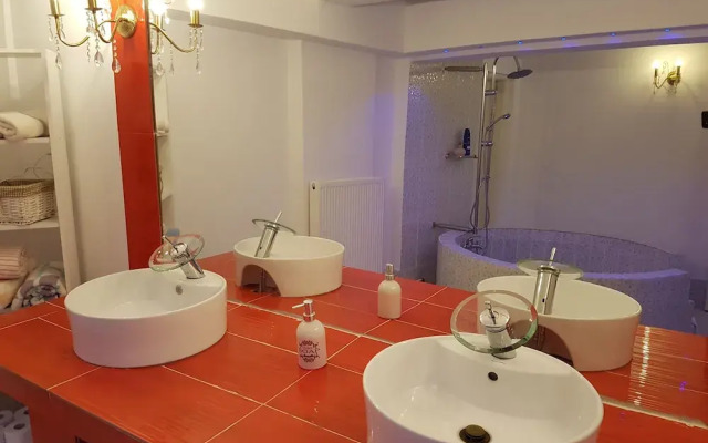 The golden brown luxury guesthouse