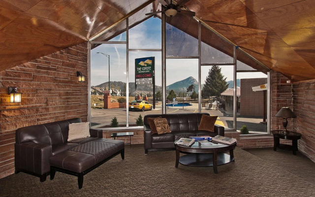 Coyote Mountain Lodge