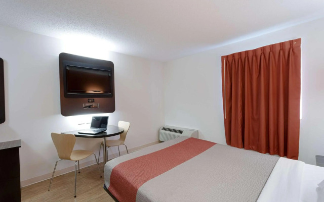 Motel 6 Brandon, MB
