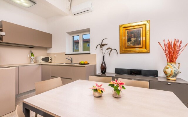 Awesome Home in Jurandvor With 3 Bedrooms, Wifi and Outdoor Swimming Pool