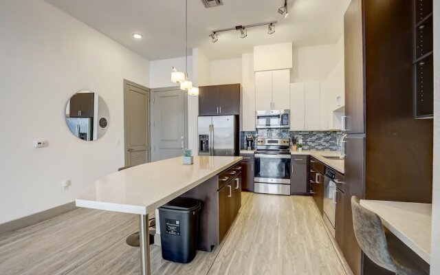 TWO Modern CozySuites at Town Lake